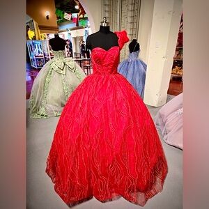 Red quinceanera/ formal dress sz 12. Sweetheart, glittered, lace, corset, ruffle